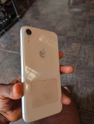 Apple iPhone XR 128 GB White