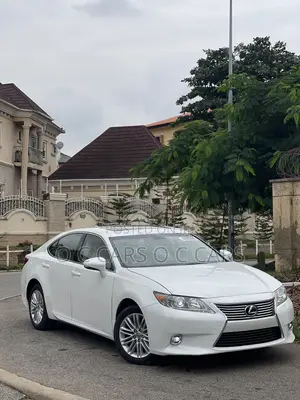 Lexus ES 350 FWD 2015 White