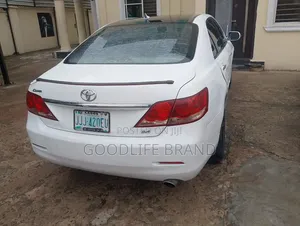 Toyota Camry XLE V6 4dr Sedan (3.5L 6cyl 6AM) 2009 Off white