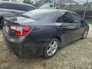 Toyota Camry SE 4dr Sedan (2.5L 4cyl 6A) 2013 Gray