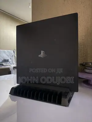 Play Station 4 Pro