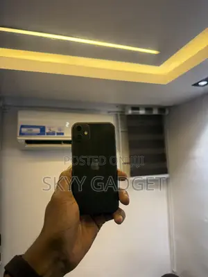 Apple iPhone 11 64 GB Black