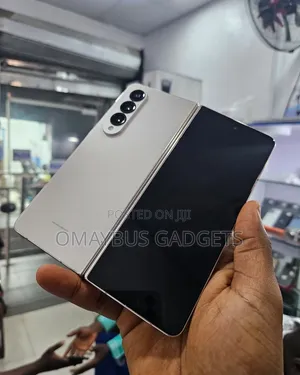 New Samsung Galaxy Z Fold4 256 GB Black