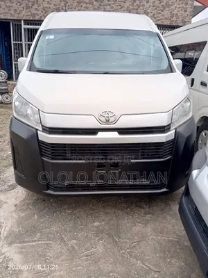 Toyota HiAce 2019 White