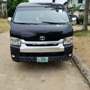 Toyota HiAce 2015 Black
