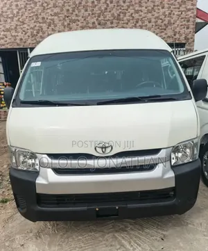 Toyota HiAce 2016 White