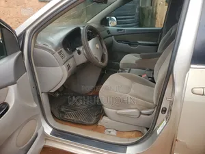 Toyota Sienna 2005 Gold