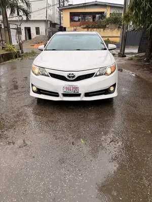 Toyota Camry SE Sport 4dr Sedan (2.5L 4cyl 6A) 2014 White