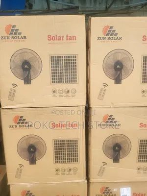 Zun Solar Rechargeable Fan Boxed