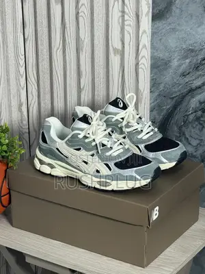 Asics Gel Luxury Sneakers