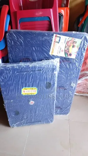4seater Plastic Table