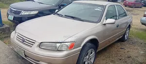 Toyota Camry Automatic 1999 Gold