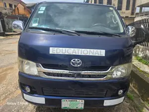 Toyota HiAce 2003 Blue