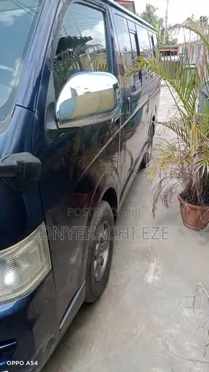 Toyota HiAce 2003 Blue