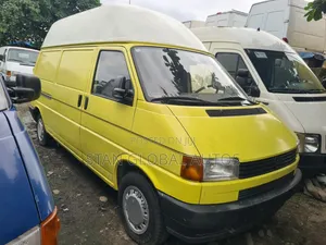 Volkswagen Transporter 2003 Yellow