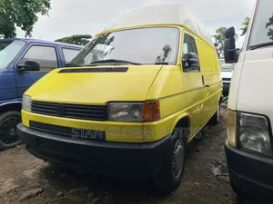 Volkswagen Transporter 2003 Yellow