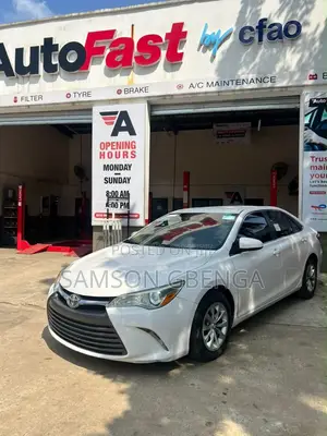 Toyota Camry LE 4dr Sedan (2.5L 4cyl 6A) 2015 White