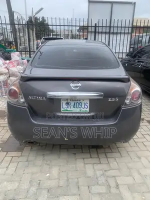 Nissan Altima 2.5 S Sedan 2011 Gray
