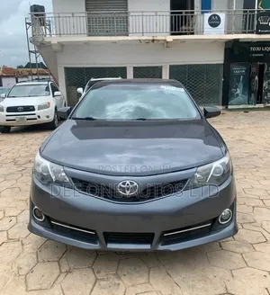 Toyota Camry SE 4dr Sedan (2.5L 4cyl 6A) 2012 Gray