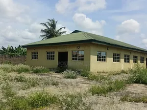 Hospital / Laboratory Structure