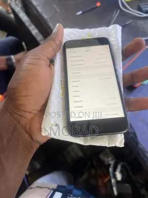 Apple iPhone 8 64 GB Black
