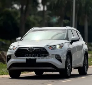 Toyota Highlander 2022 White