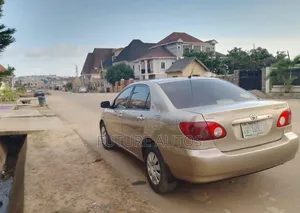Toyota Corolla 2005 Gold