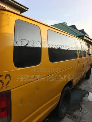 Ford E350 1992 Yellow