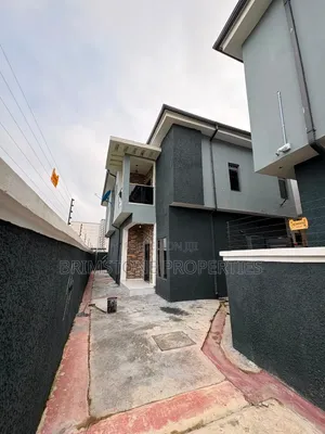 Furnished 4bdrm Duplex in Chevron for rent