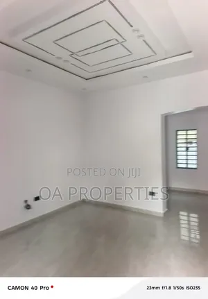 2bdrm Block of Flats in Kolapo Ishola Gra for rent