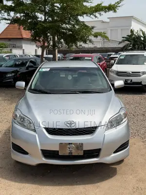 Toyota Matrix S Hatchback AWD (2.4L 4cyl 4A) 2010 Silver
