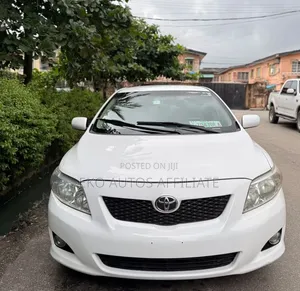 Toyota Corolla 2009 White