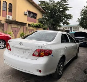 Toyota Corolla 2009 White