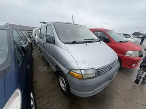 Toyota HiAce 2002 Grey