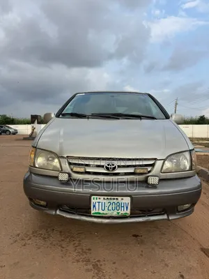 Toyota Sienna XLE 2002 Silver