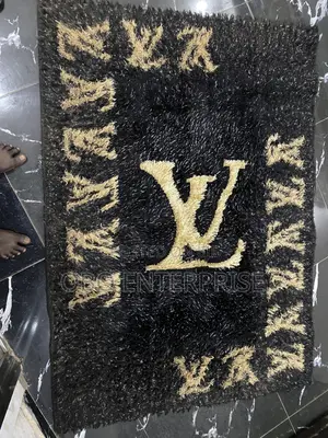 Clean Center Rug