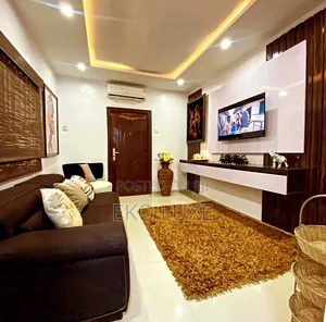 Luxury Room and Palour Vi