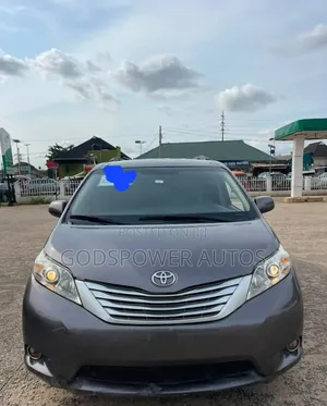 Toyota Sienna 2013 Gray