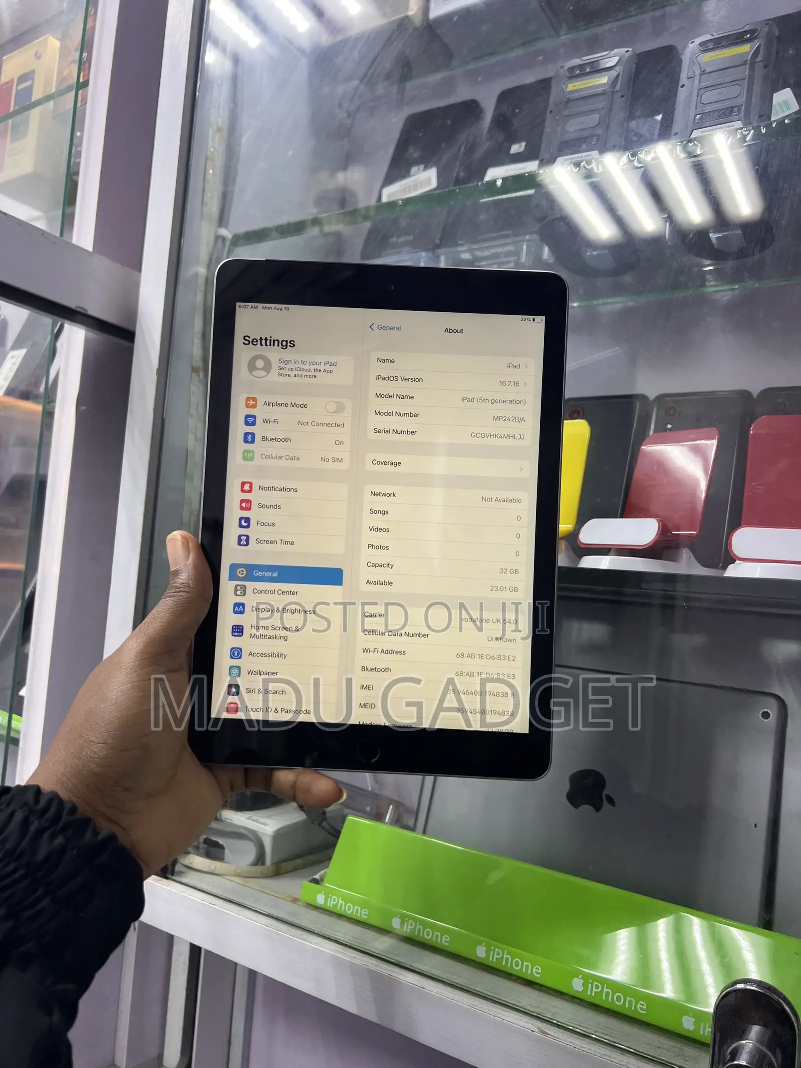 Apple iPad 9.7 32 GB Gray