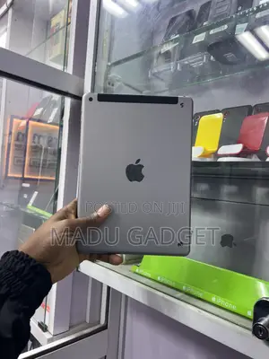 Apple iPad 9.7 32 GB Gray