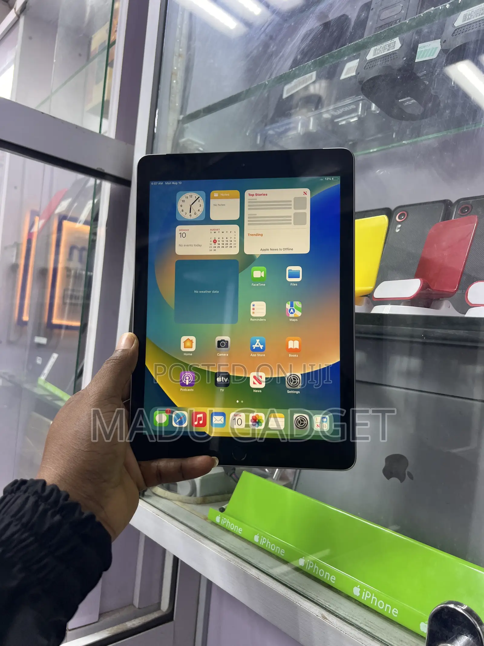 Apple iPad 9.7 32 GB Gray