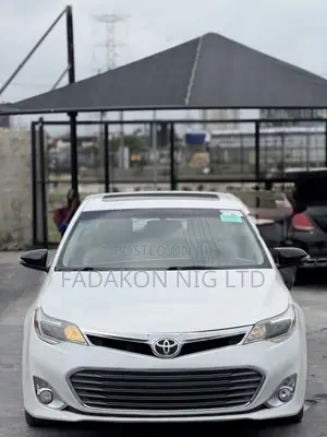Toyota Avalon XLE 4dr Sedan (3.5L 6cyl 6A) 2014 White