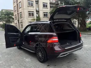 Mercedes-Benz M Class ML350 4MATIC 4dr SUV AWD (3.5L 6cyl 7A) 2014