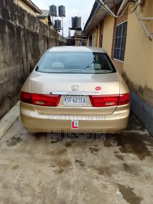 Honda Accord 2005 Gold
