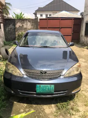 Toyota Camry 2004 Blue