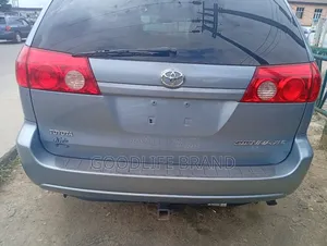 Toyota Sienna LE 7 Passenger 2012 Blue