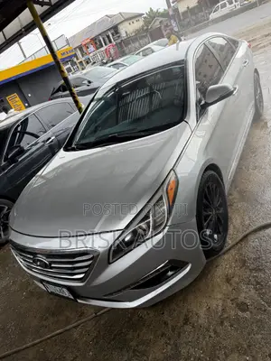 Hyundai Sonata Limited 4dr Sedan (2.4L 4cyl 6A) 2015 Silver