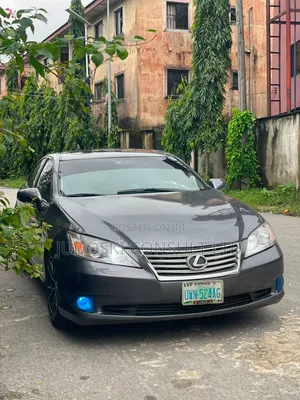 Lexus ES 2012 Brown