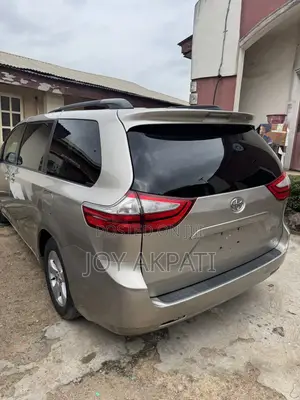 Toyota Sienna LE 7-Passenger 4dr Minivan AWD (3.5L 6cyl 6A) 2015 Gold