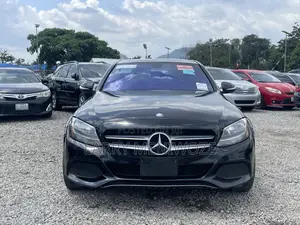 Mercedes-Benz C300 Luxury 4dr AWD 4Matic Sedan (2.0L 4cyl 7A) 2015